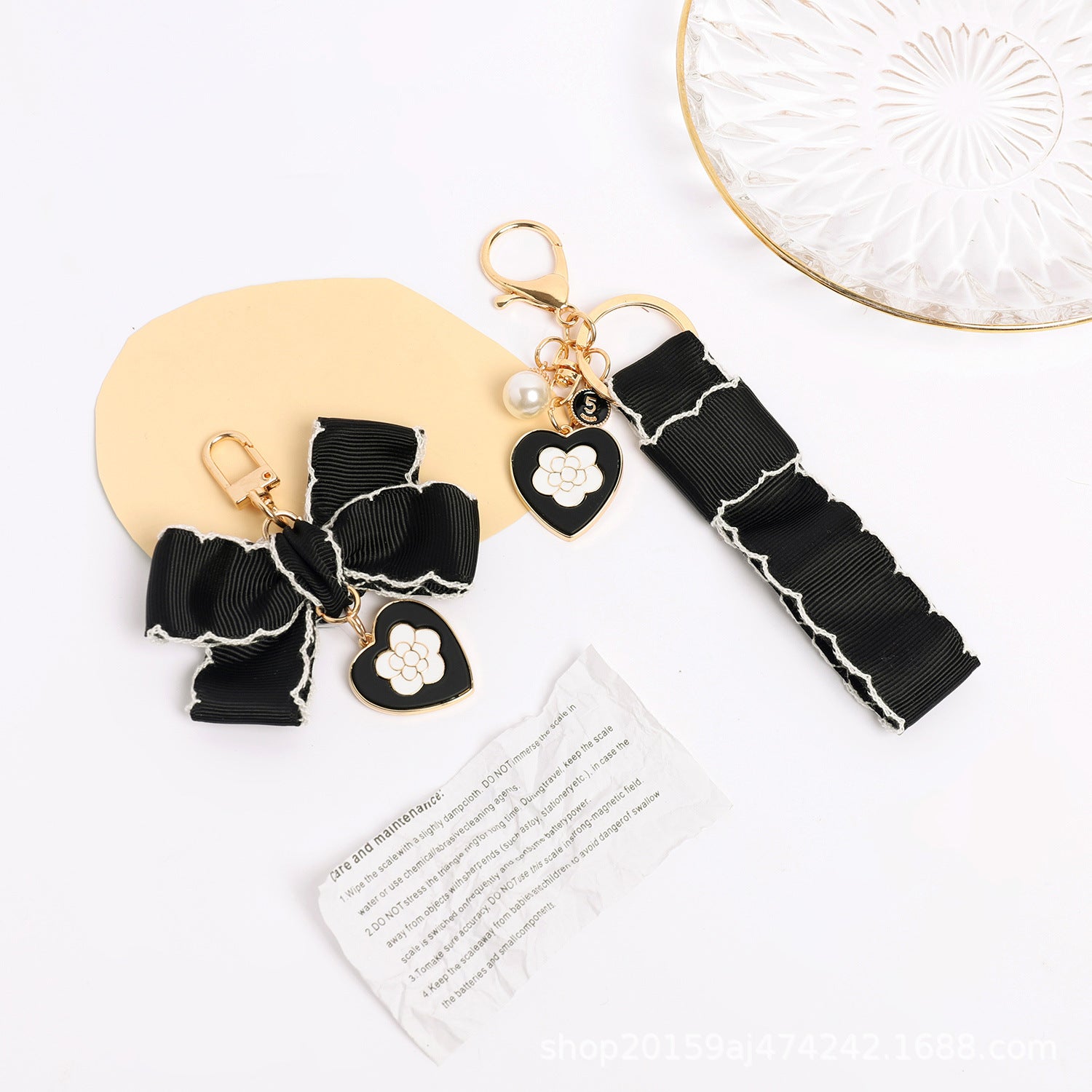 Wholesale Love Fabric Pearl Chain Alloy Keychains